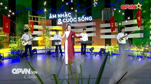 Mười chín Tháng Tám