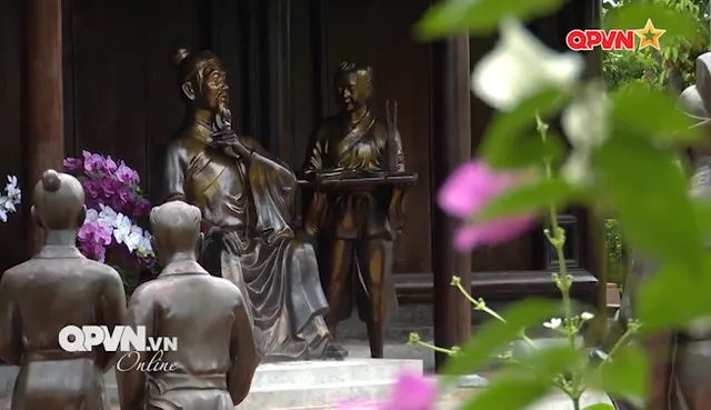 Thăm đền Trạng Trình